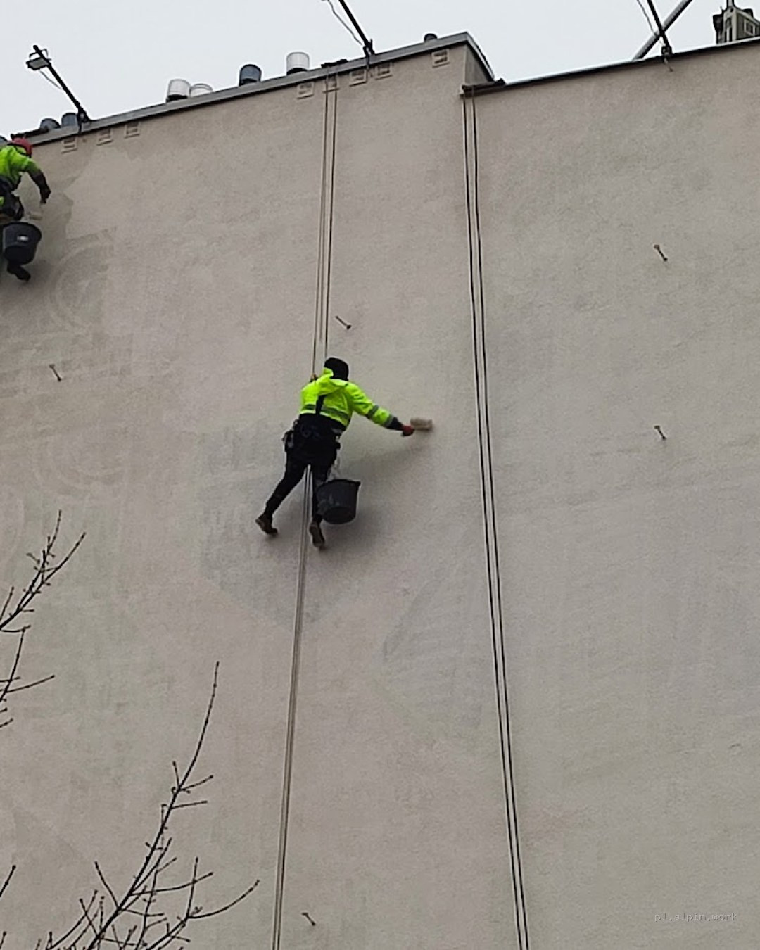 Malowanie elewacji budynku