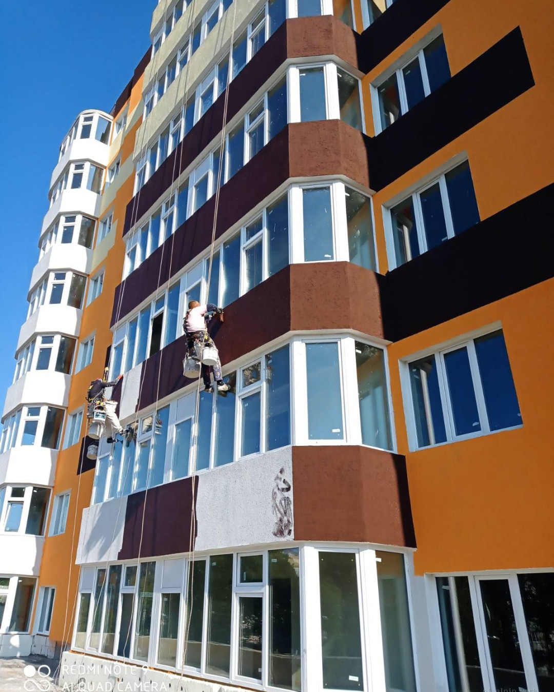 Zdjęcia alpinistów przemysłowych