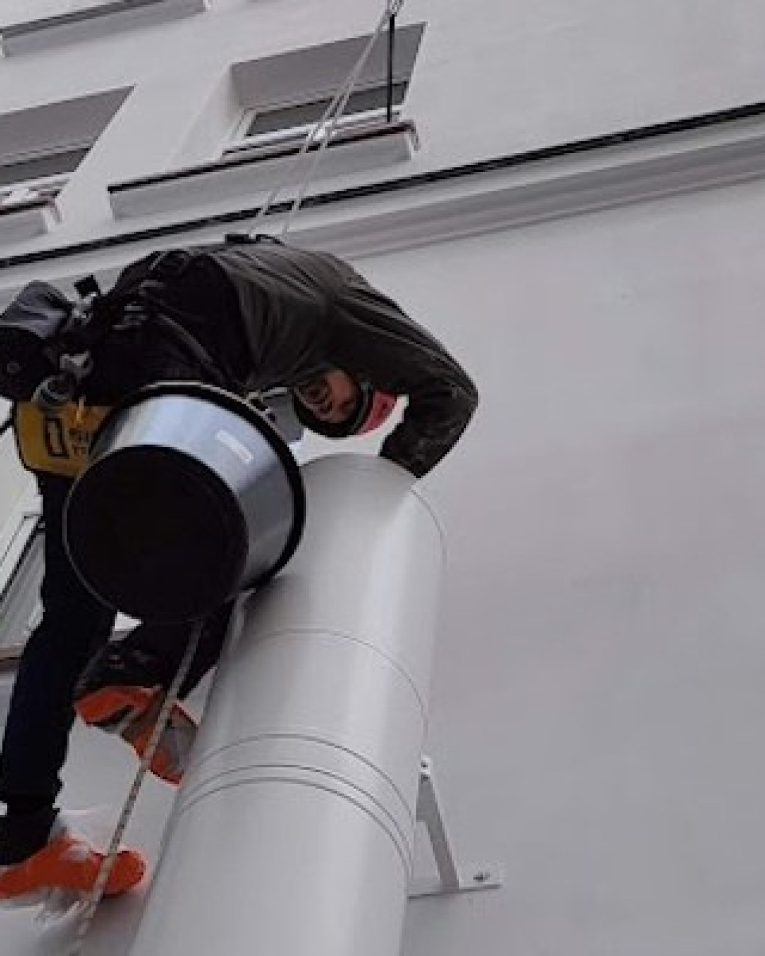 Zdjęcia alpinistów przemysłowych